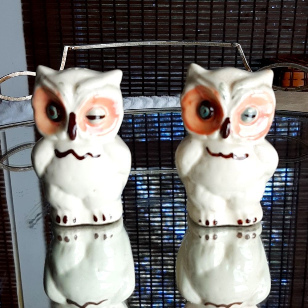 V8ntage  OWL SALT & Pepper Shakers Vintage‎